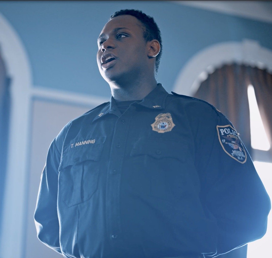 Lamont Gonzalez as Courtroom Bailiff