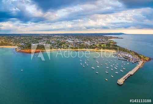 500_F_143113188_Xp6RJLa76Xy9PEZALEAcdKW548gh6i4U.jpg