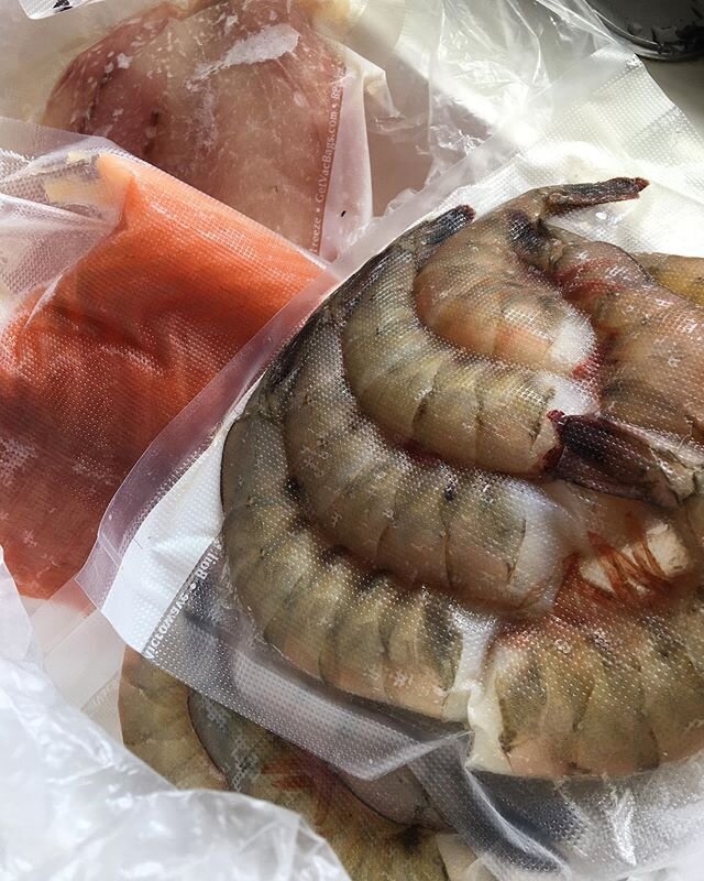 Woohoo! We got our shipment of fresh #seafood from @pier46seafood! Wild #shrimp from the Sea of Cortez, Nordic Blu #salmon, and red snapper fillets 😋🦐🐟💞 #fishporn #stayhome #stayhealthy #staysafe #flattenthecurve #orderdelivery #supportsmallbusin