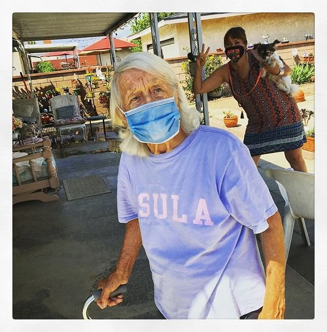 Social distancing Mother&rsquo;s Day visit with Ma... no tequila shots this year 😷🌸🌼 #family #familia #mothersday #mom #wearamask #socialdistancing