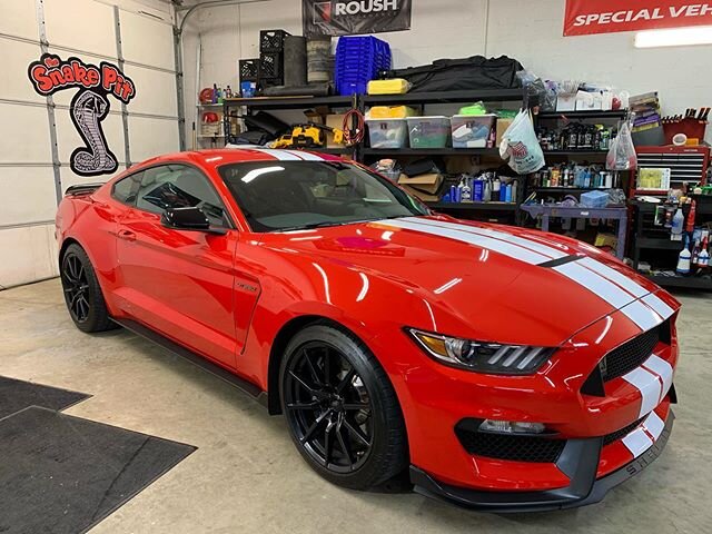@bobbyramser added a new car to the TSP family last week a super clean 1500 mile 2017 GT350.
Congratulations B! #thesnakepit #tspspeedshop #runningoutofroom