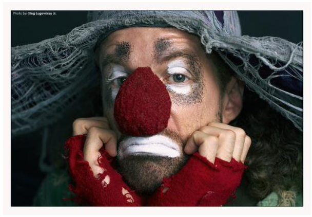 Spencer Chandler as Green Clown in Slava's Snowshow - Photo by Oleg Lugovskoy.png