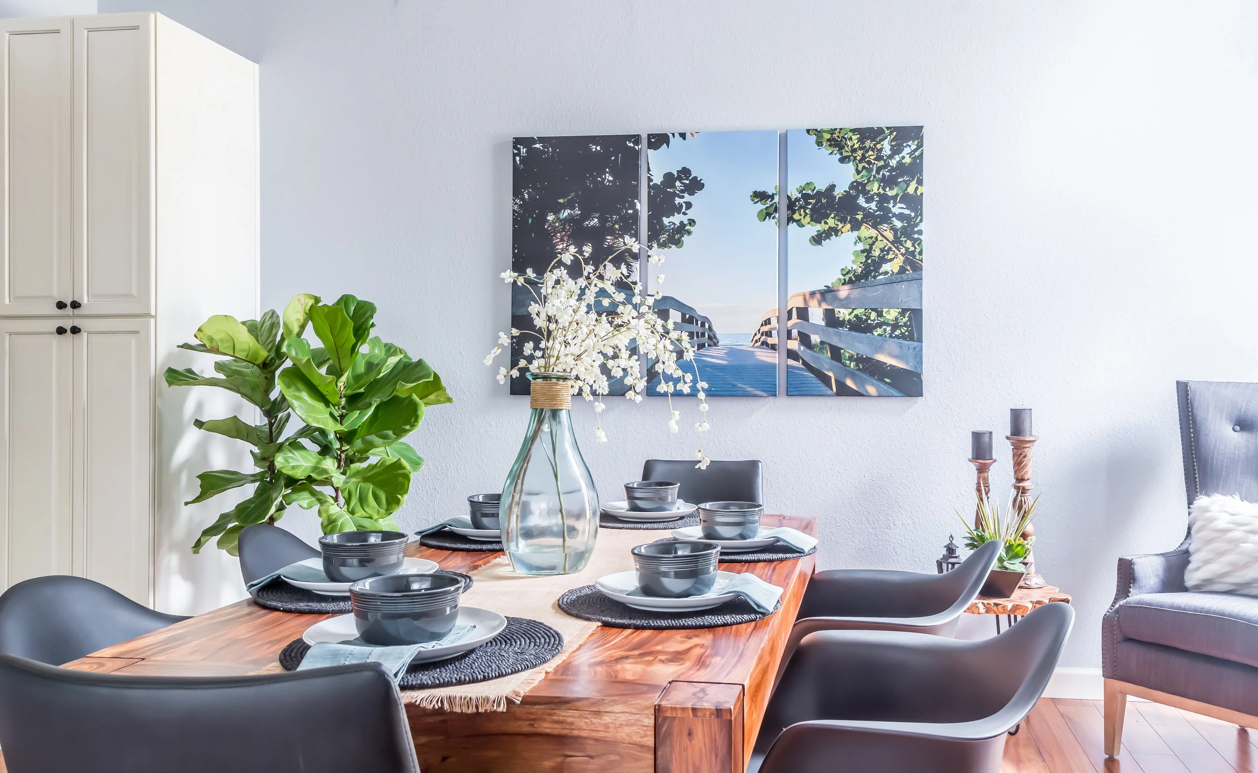 Modern Tropical Dining Room
