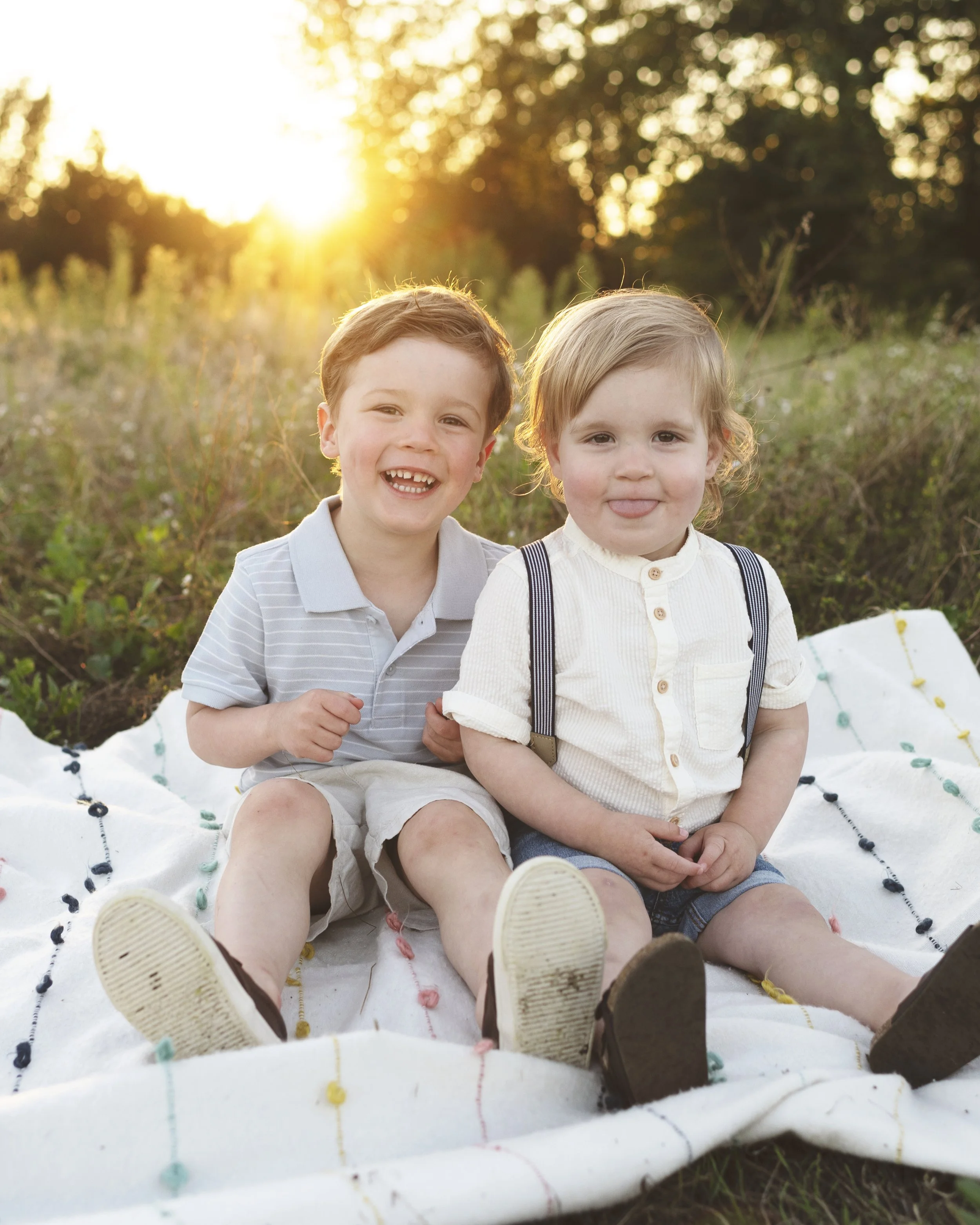 vancouver family photography, north vancouver family photography, newborn photographer vancouver, vancouver newborn photographer, natural newborn photographer, twin newborn photography vancouver