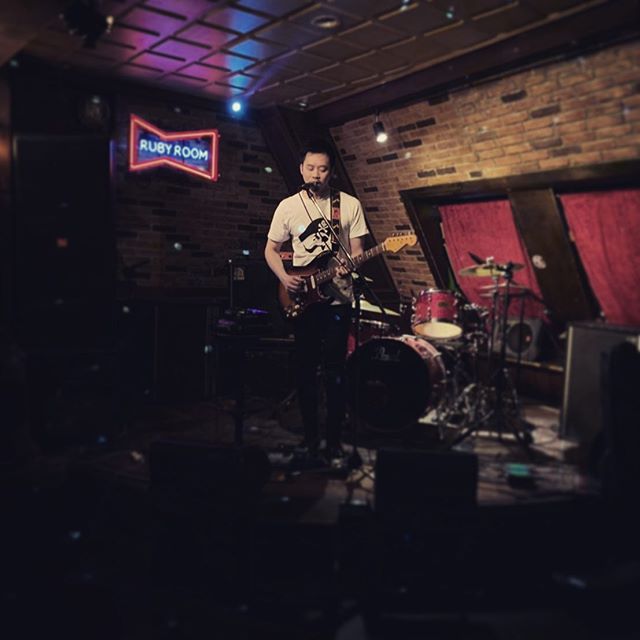 I did a thing last night, with a digitakt and a looper pedal... Thanks to my support and photographers!

#fender #elektrondigitakt #pigtronix #music #musician #tokyo #shibuya