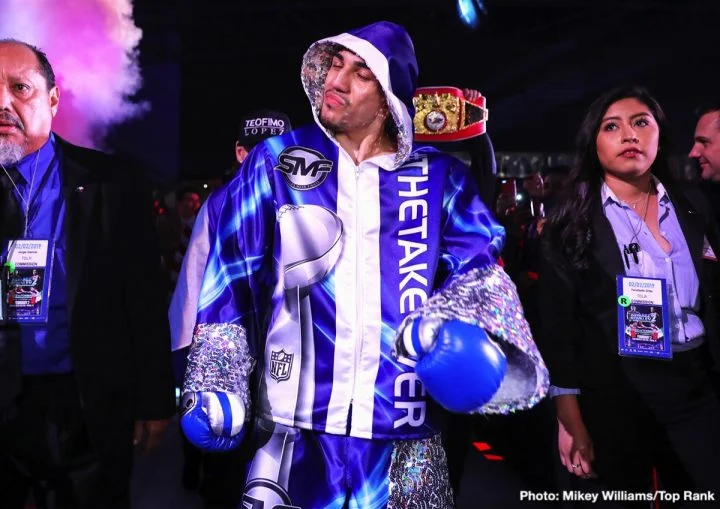 0-Teofimo_Lopez_entrance2-720x509.jpg