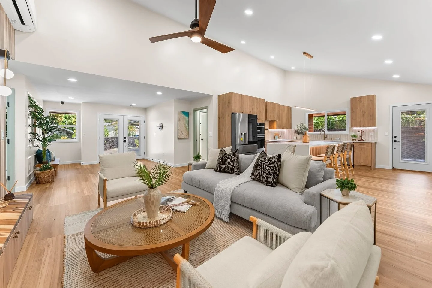 A well-staged living room tells a story, and this one was designed to help buyers see themselves living here from the moment they walk in.

#yourhomemyoasis