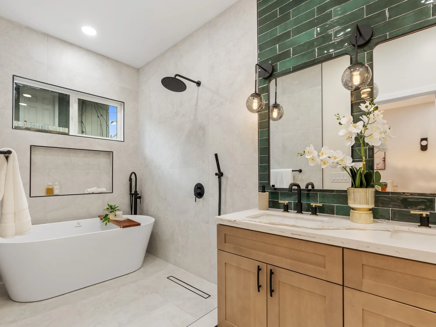 Staged bathroom on Oahu