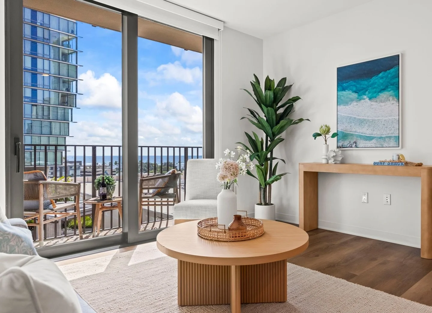 Bright, balanced, and intentionally styled. This living space was designed to highlight the natural light and create a calm setting that feels instantly like home 🏠

#yourhomemyoasis