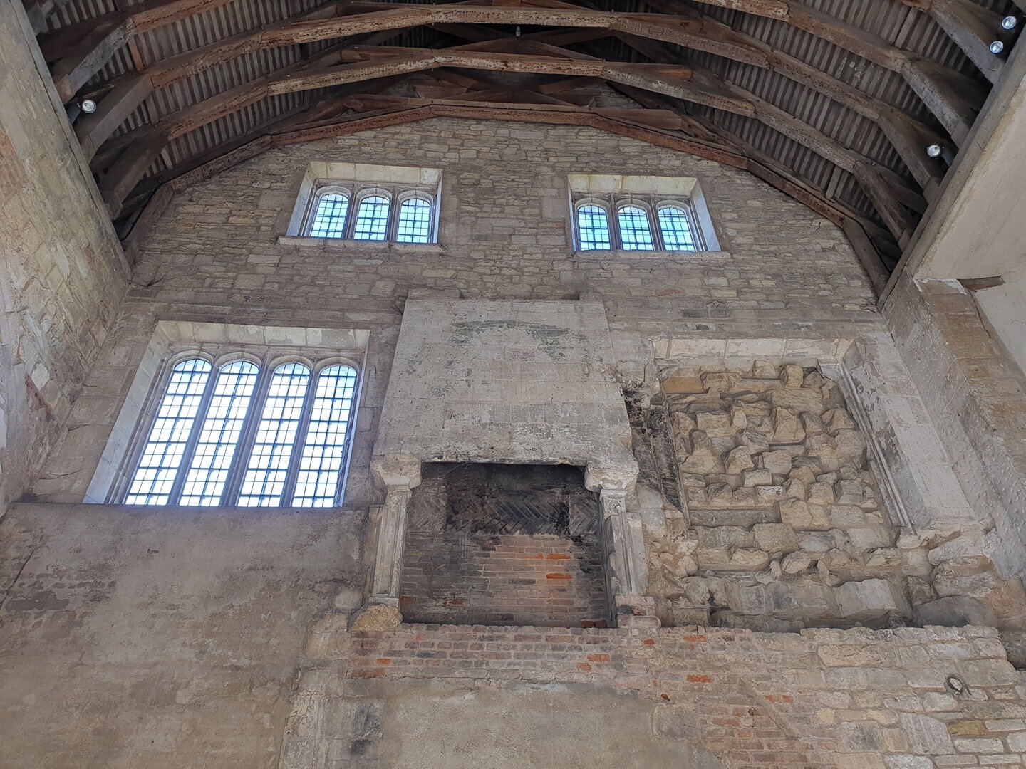 We really are lucky to have so many features around the Priory that tell us the story of Blackfriars. 📜📖⁠
⁠
We love them all but today we're sharing the fireplaces in the North Range... Not only do we have two at ground level but look up and you'll