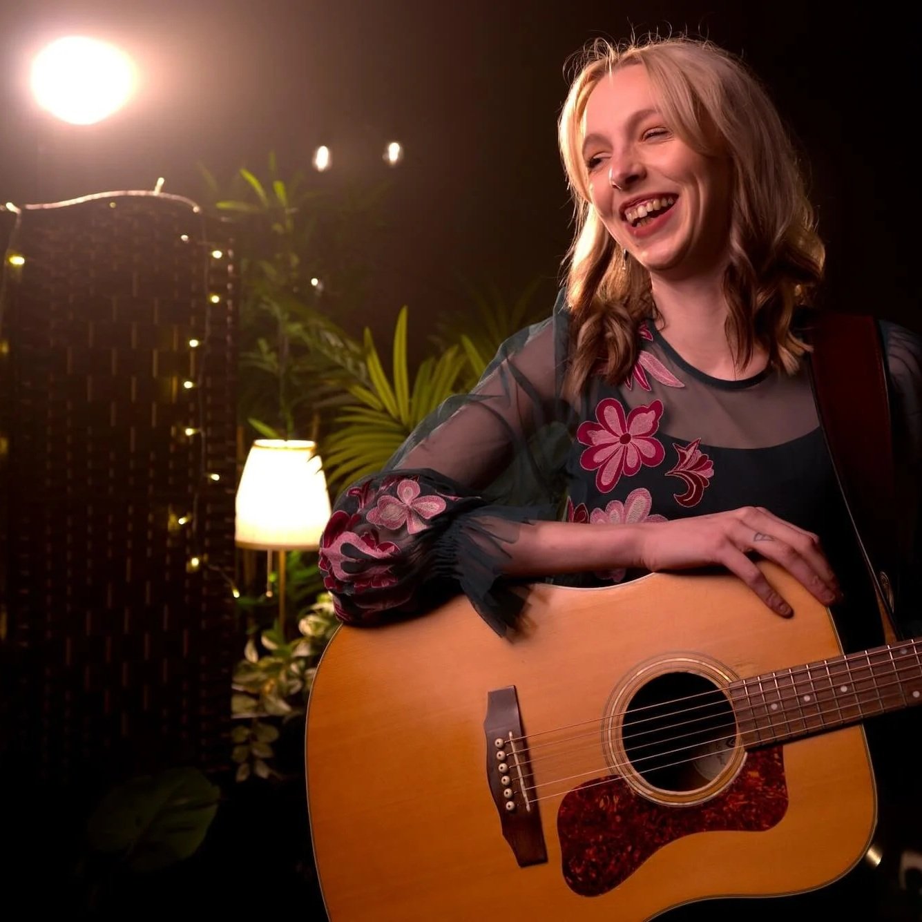 Singer Spotlight - Amelle