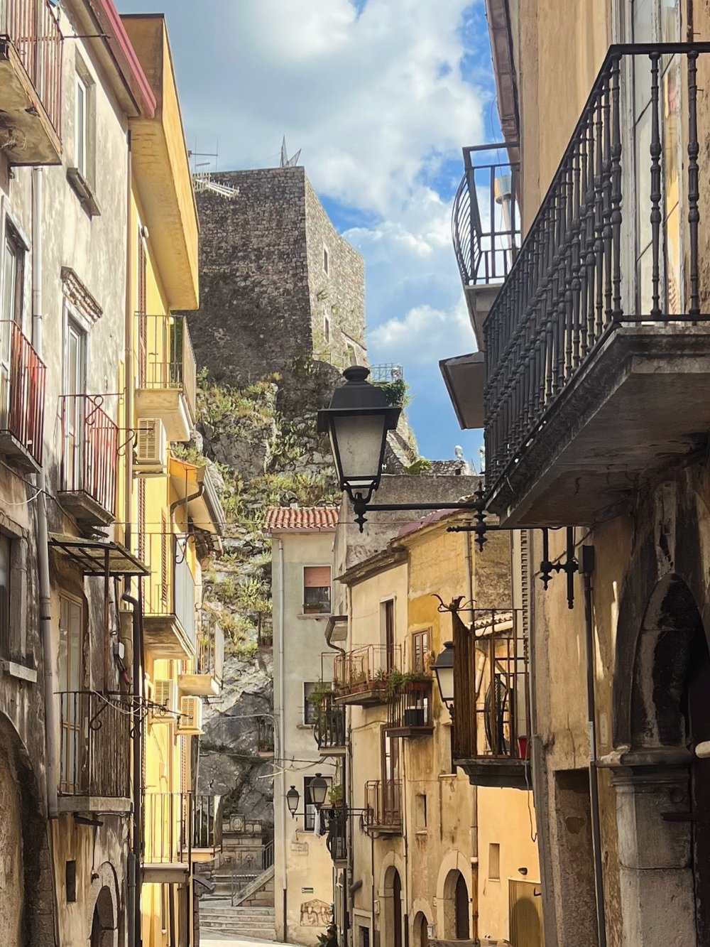 My little town in Southern Italy - Campania 💛

Which would you choose? 🇮🇹