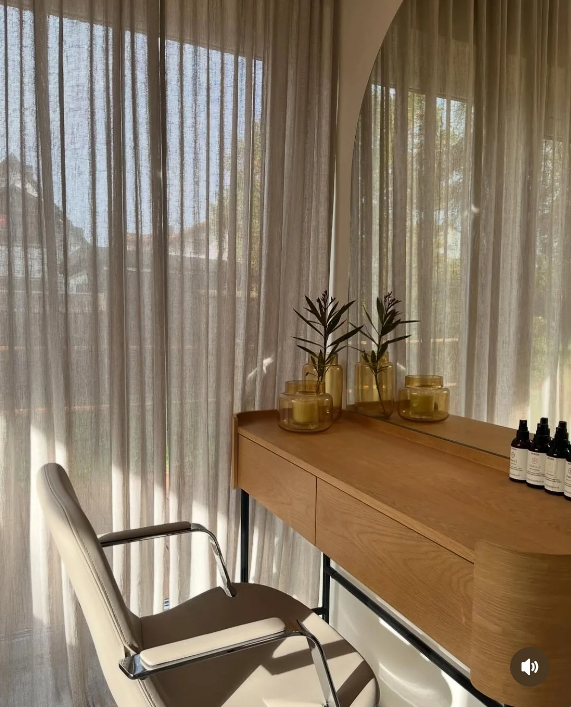 Bahnhofstrasase Stuhl.jpeg