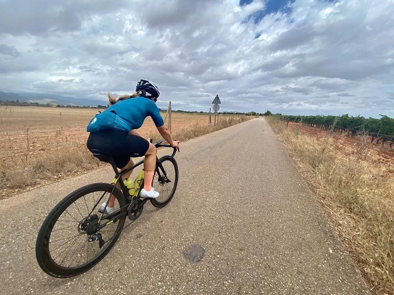 Clouds glorious clouds! After a week of riding in near 40 degree (100+F) Mallorca sunshine, a day out under a cloudy sky felt simply incredible. Great company from @wheelingalieg made it even better! #mallorcacycling #womenscycling #roadslikethese #s