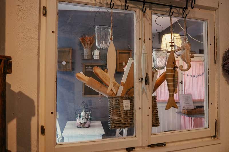 gastro-einkaufen-tipp-ludwigsburg-vaihingen-enz-cafe-mit-charme-vintage-accessoires-geschenkideen-shabby-chick.jpg