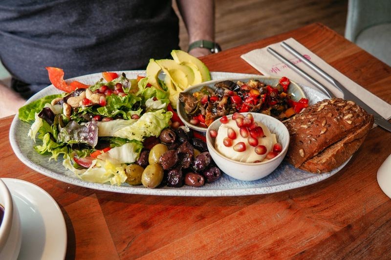 fruehstuecken-gehen-in-stuttgart-hallo-ludwigsburg-gastrotipp-vegan-glutenfrei-ohne-zucker-ernaehrung-food-fotografie.jpg