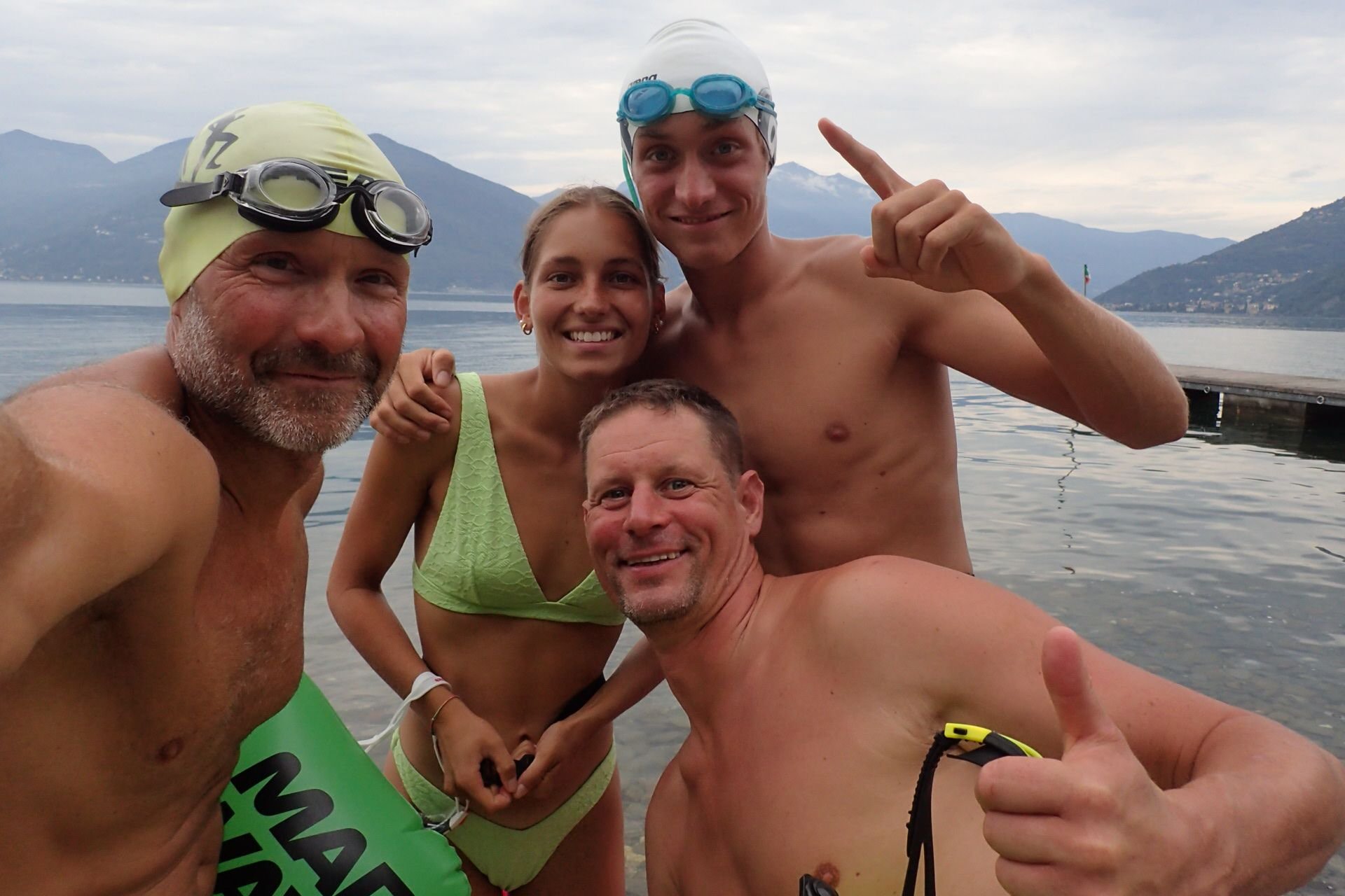 schwimm-buddys-lago-maggiore-martin-lars-aurelia-maxi.jpg