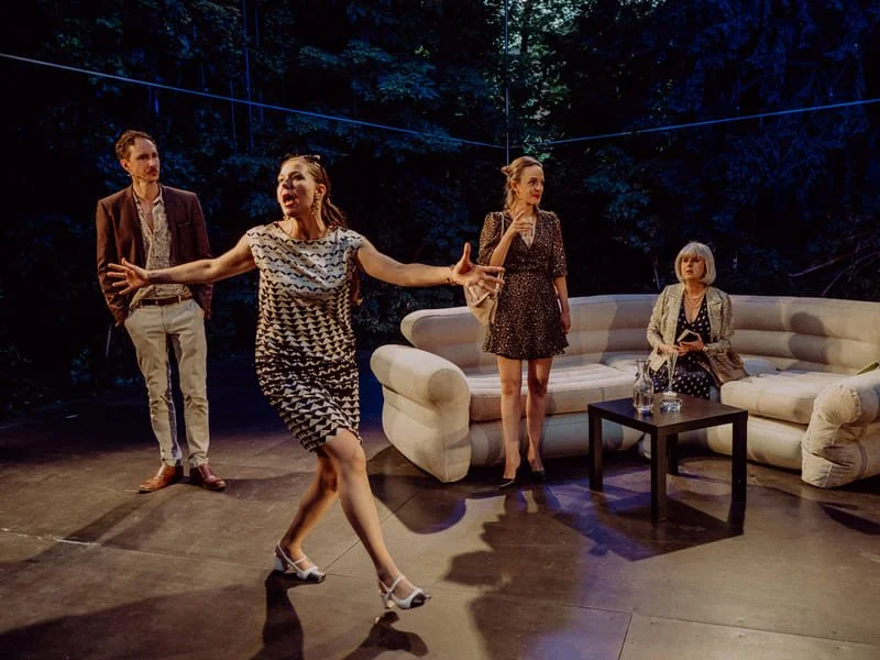 Bella Figura: Komödie im Theatersommer