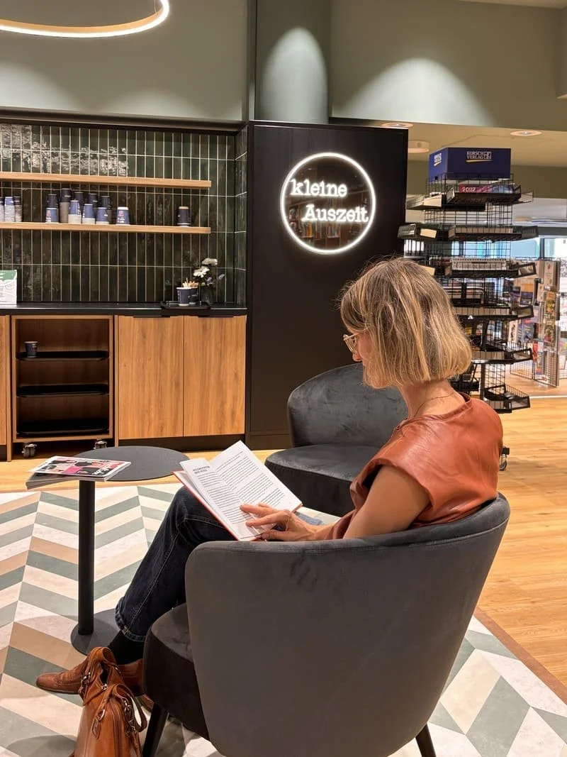 thalia-ludwigsburg-buch-lesen-cafe-im-laden-hallo-ludwigsburg-tabea-lerch.jpg