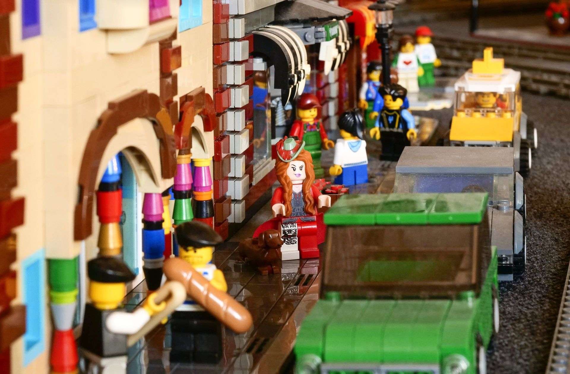 Eintauchen in die bunte LegoWelt — Velle Verlag Hallo Ludwigsburg
