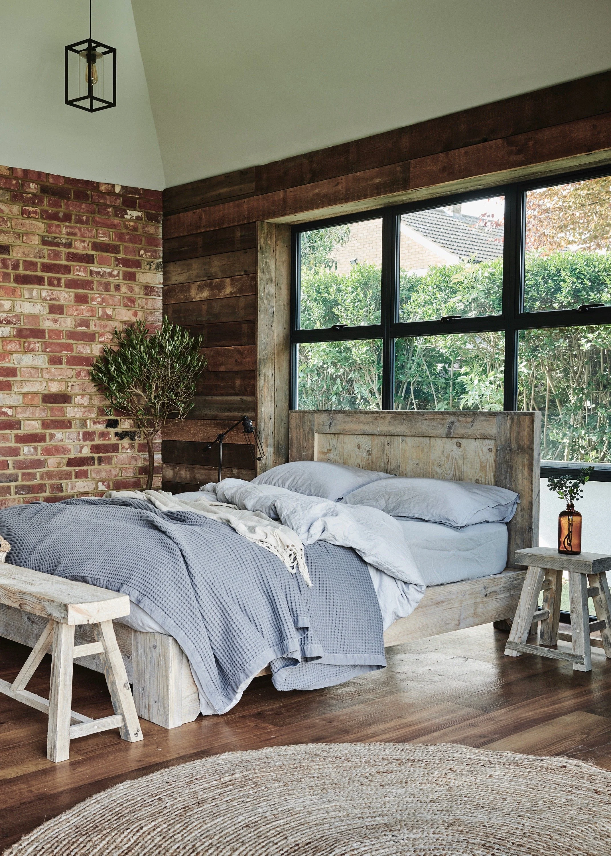 RUST Verbier bed portrait blanket down.jpg