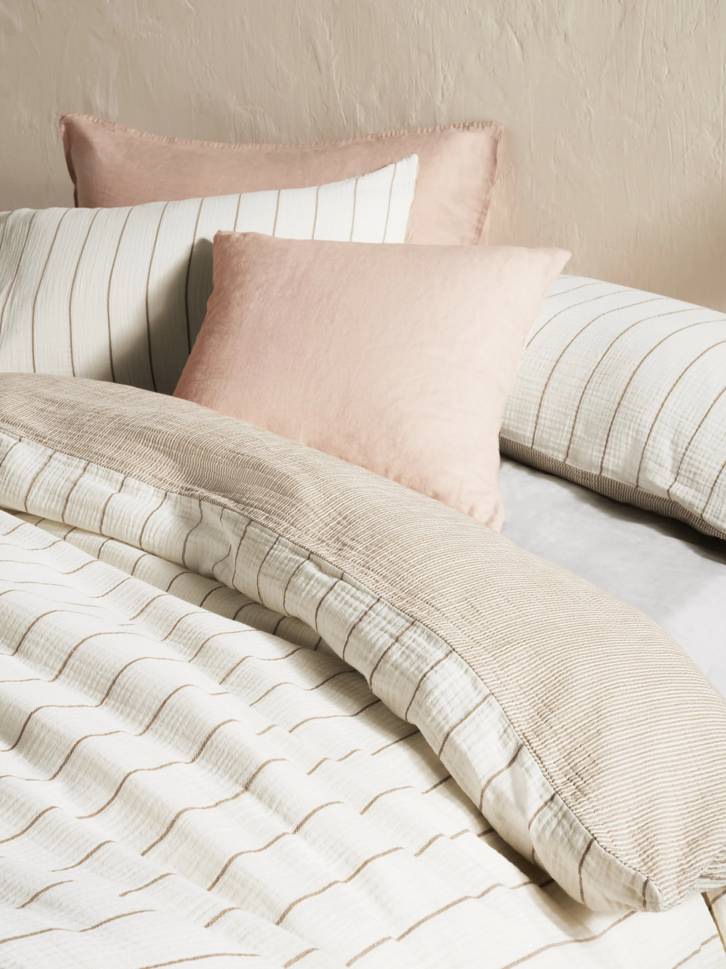 AW23_GAUZE_STRIPE_6415866_alt1_VERSION2 copy (1).jpg