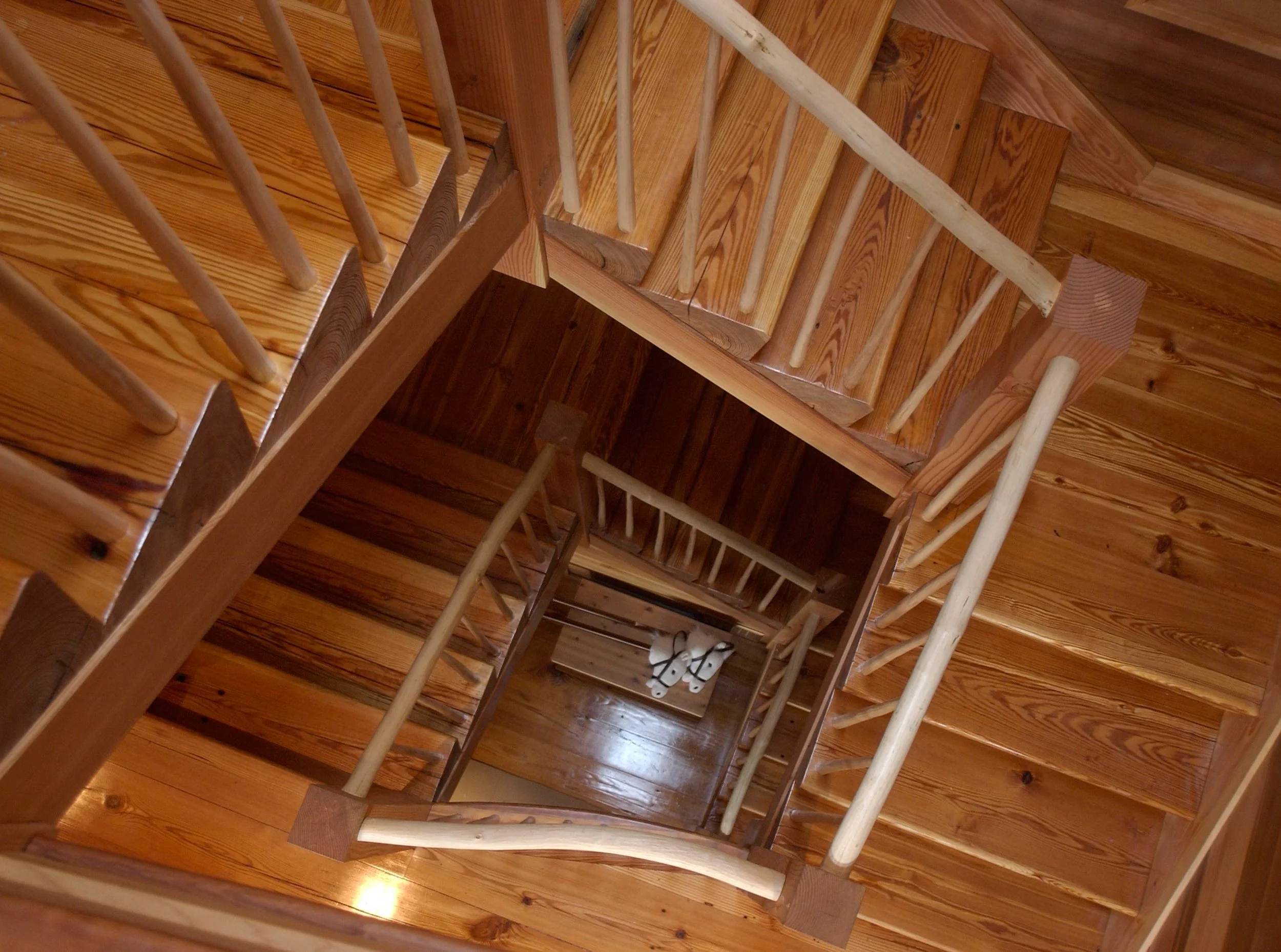 Rustic House Lake Garfield 2.jpg