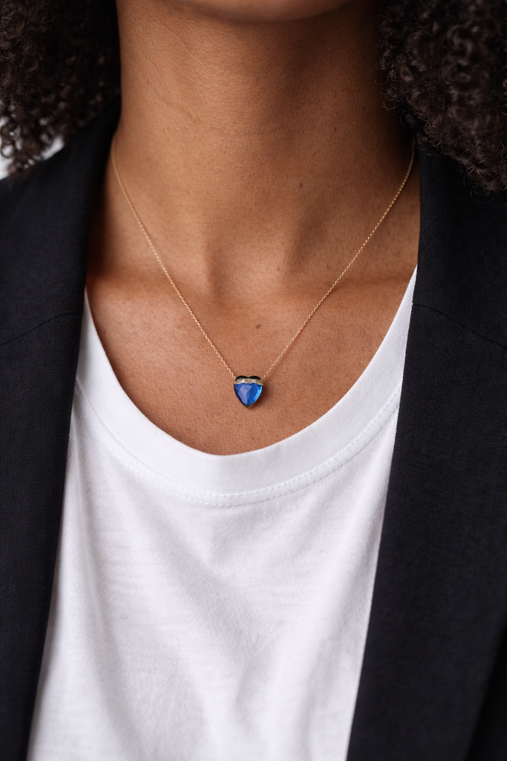 collier coeur pierre d'humeur portées.PNG