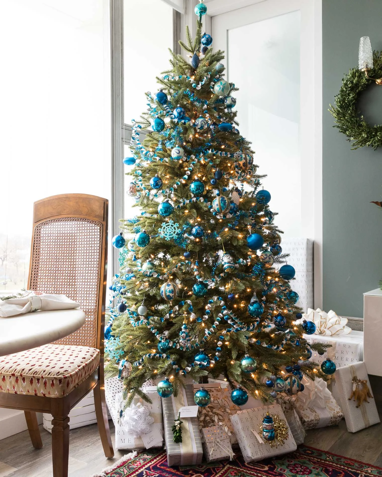 Lake Shore Drive Holiday High Rise Dining Room