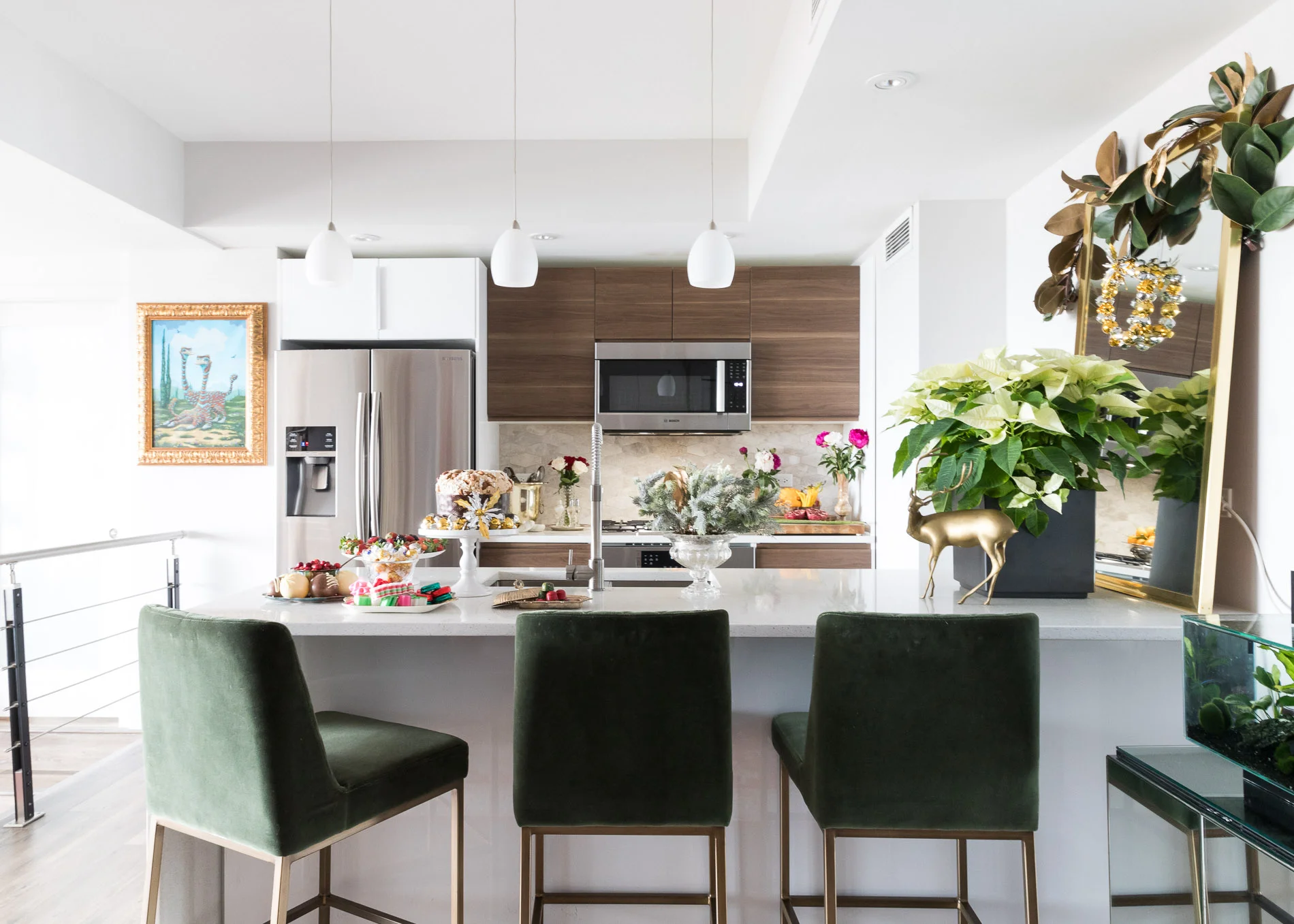 Lake Shore Drive Holiday High Rise Kitchen