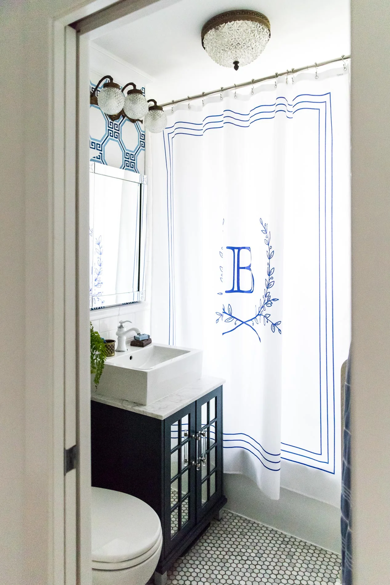 Lakeview East Classic Prewar Bathroom