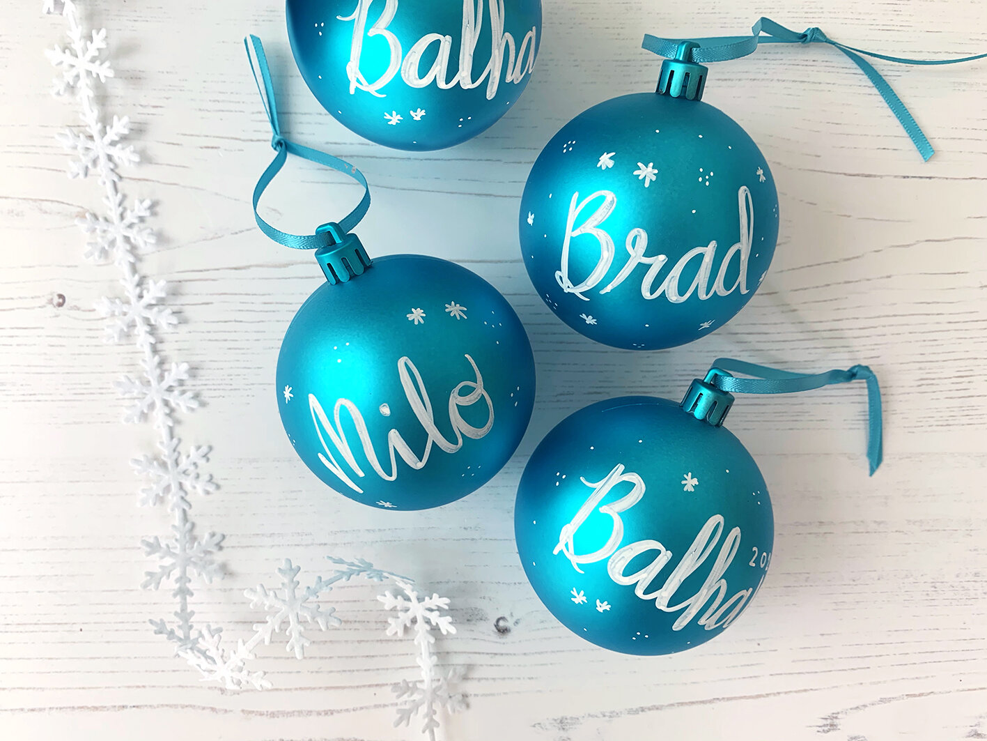 Turquoise baubles, set of 4