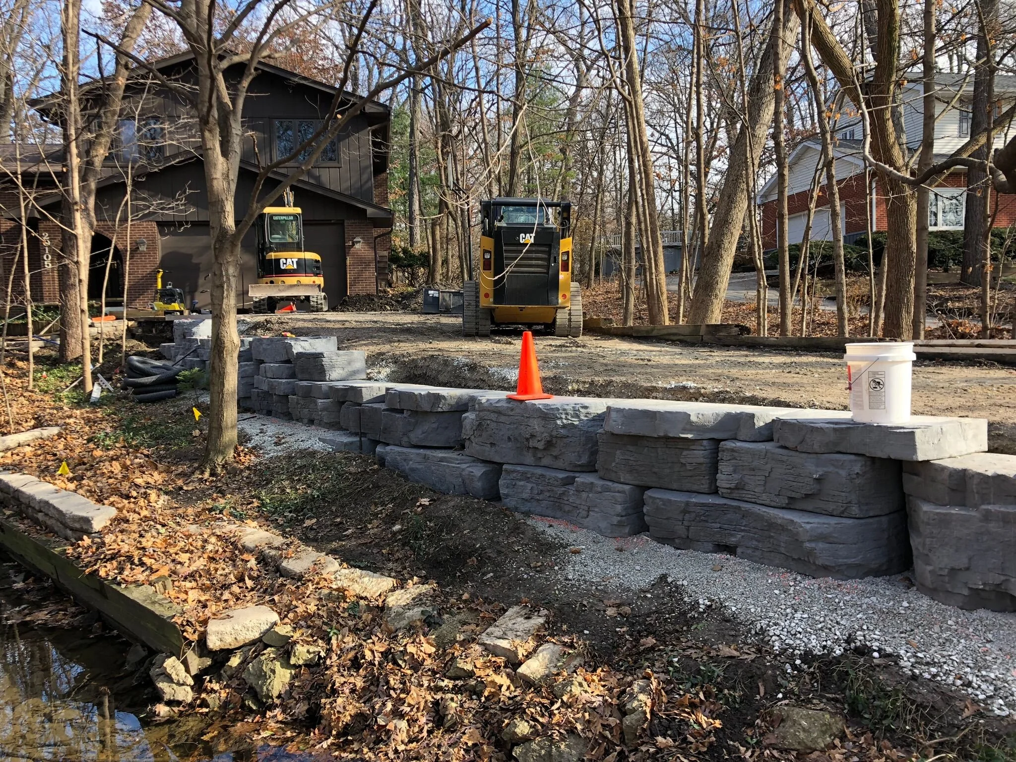 How Landscapers Near Me Can Fix Common Issues Found in Landscapes in the Manhattan and New Lenox, IL Areas