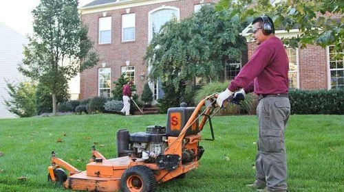 Sit Back and Relax While The Pros Handle Your Lawn Care This Season in Manhattan and Frankfort, IL