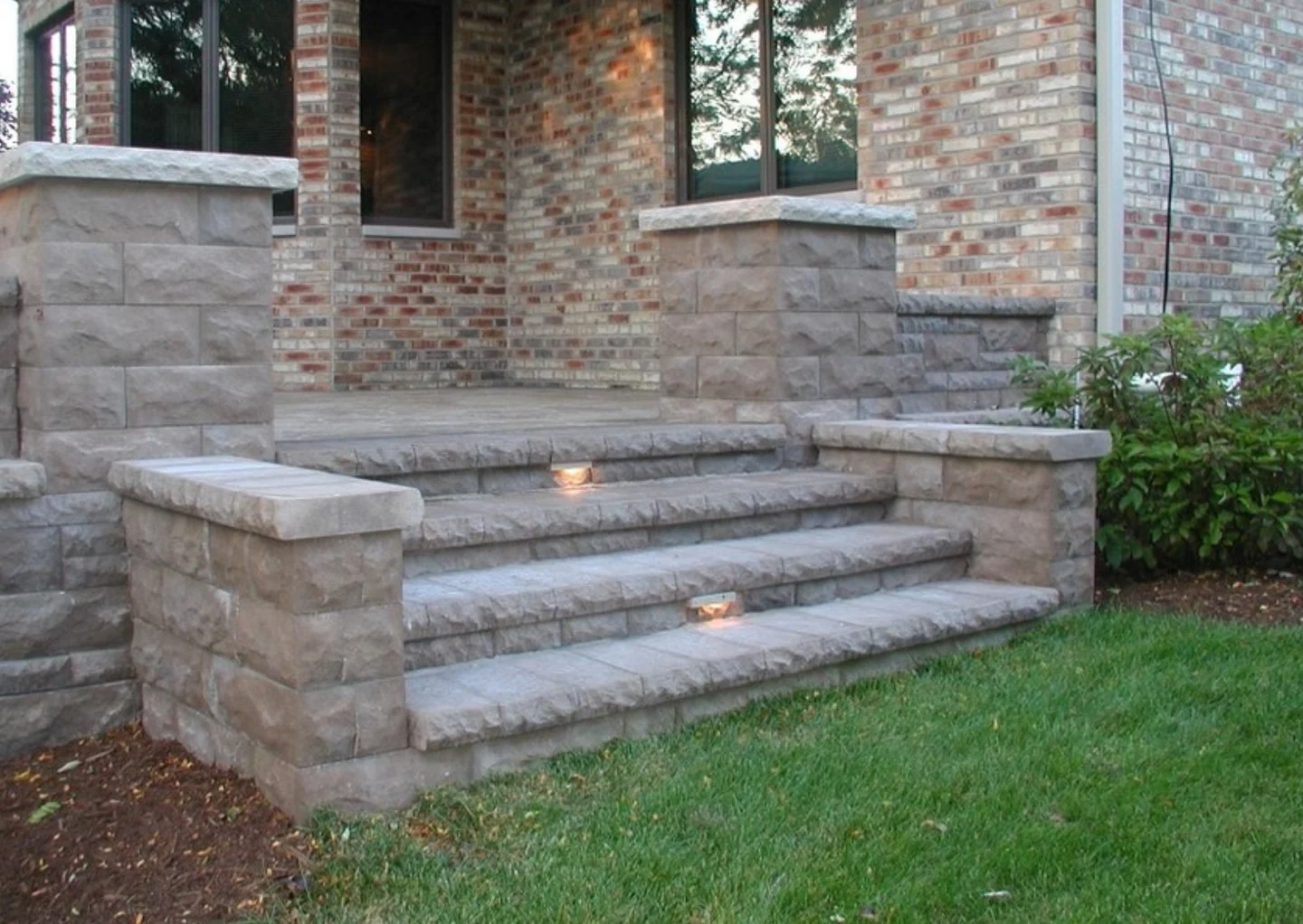 Add the Finishing Touches With Proper Outdoor Lighting in the Homer Glen and New Lenox, IL Areas
