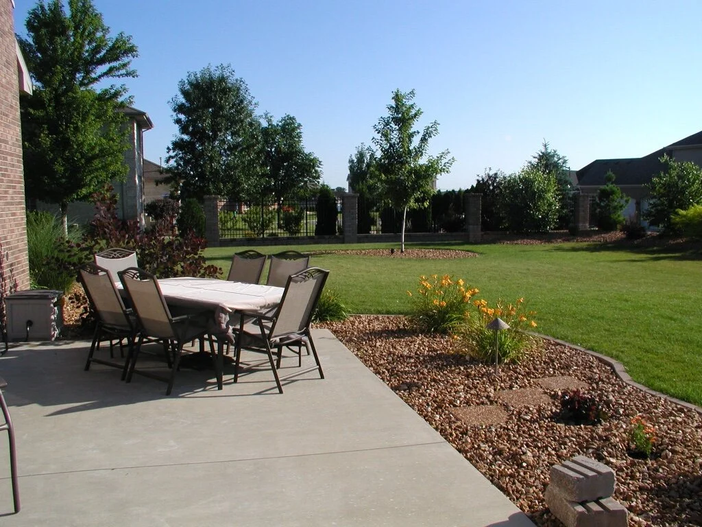 Prepare for Spring: Creating a Backyard Picnic Paradise With Expert Lawn Care and Plantings in Tinley Park, IL