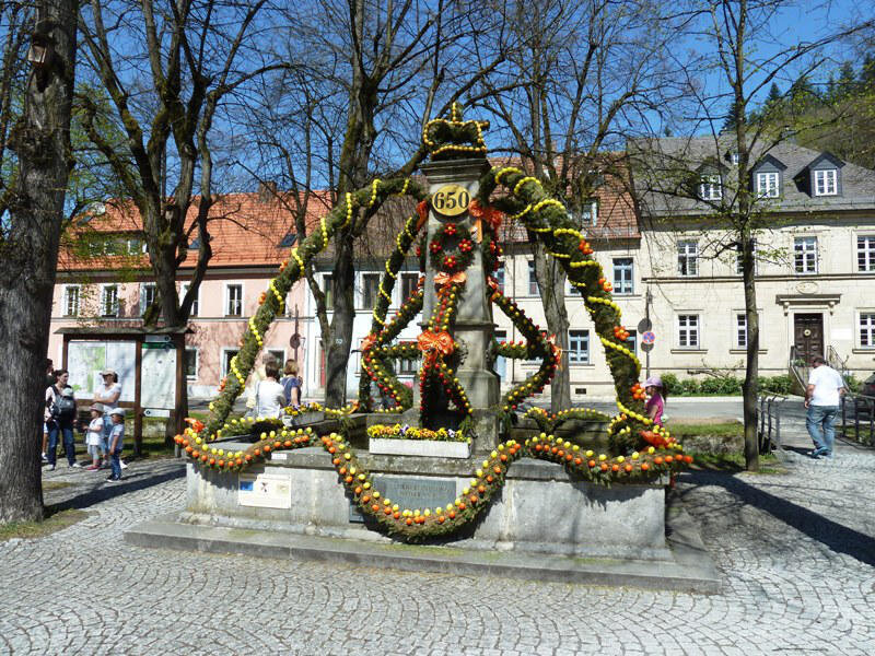 Osterbrunnen in Goldkronach