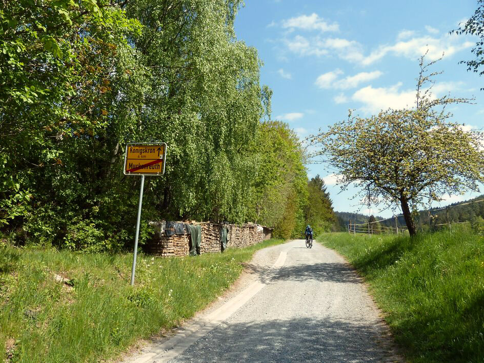 Von Muckenreuth aus geht es Richtung Königskron