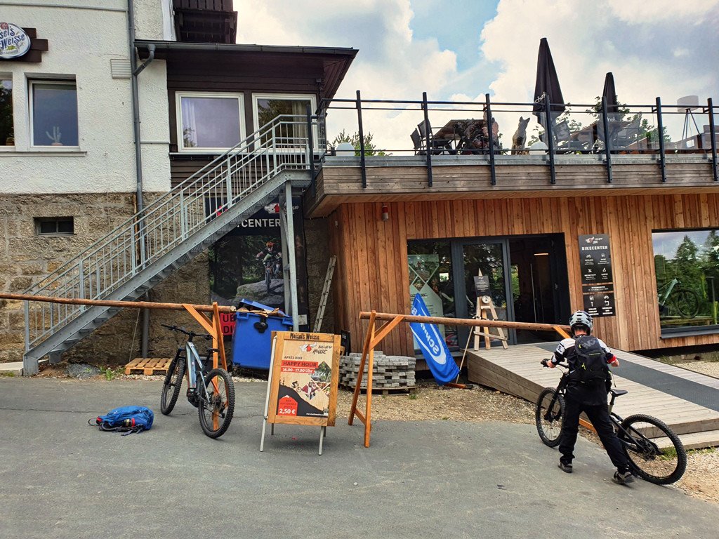 Bikes, Bier und Burger im Bullheadhouse