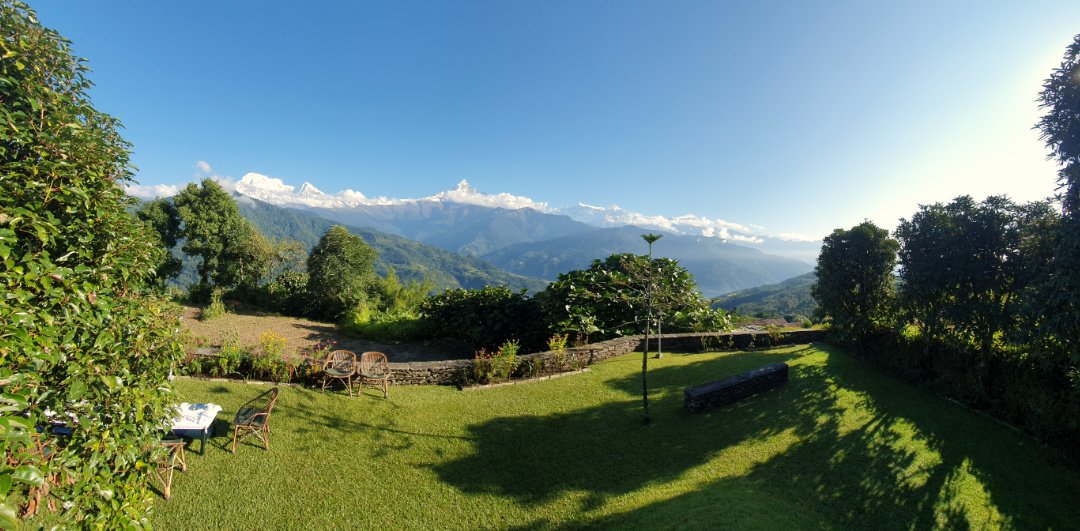 Garten der Basanta Lodge in Dhampus