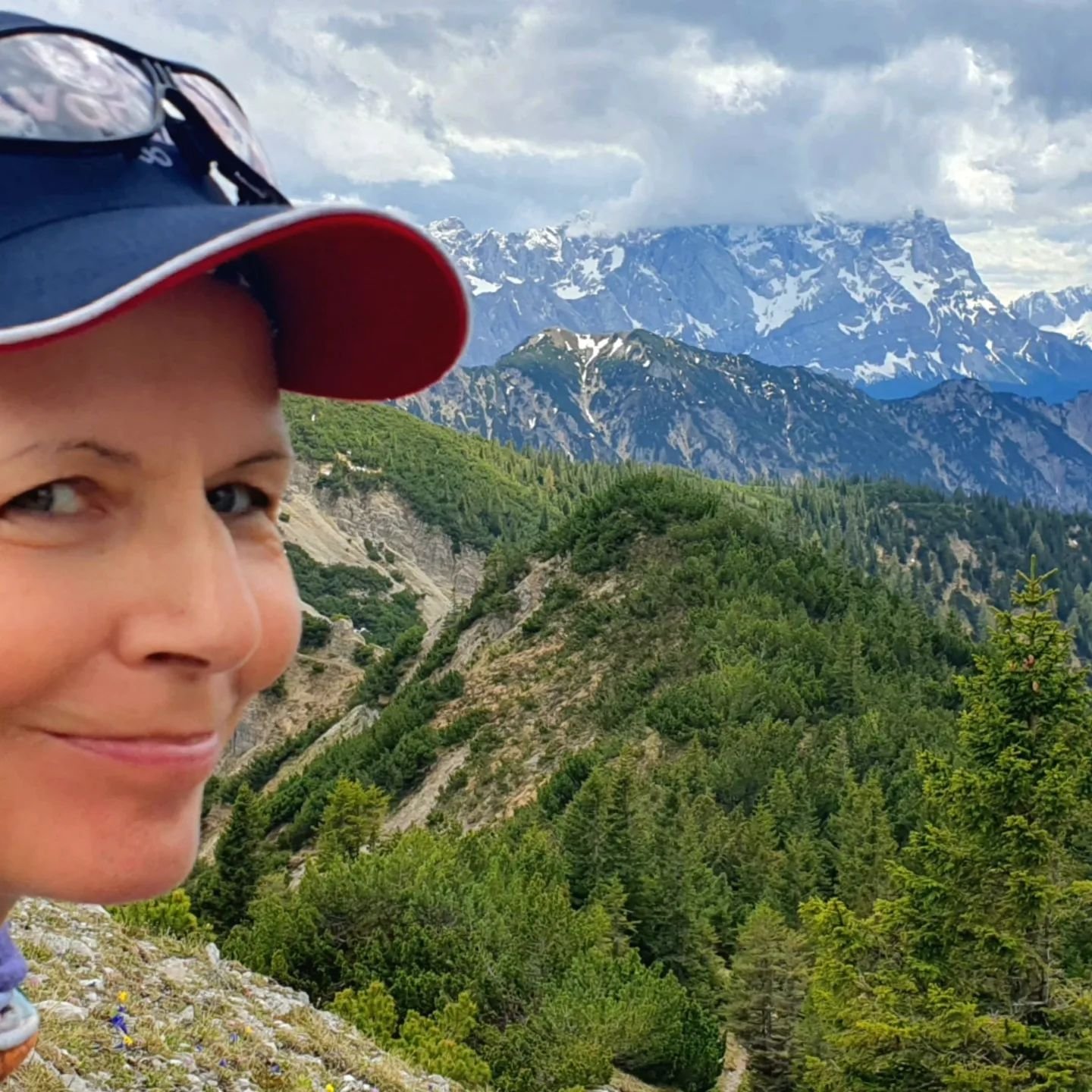 Bike &amp; Hike Tour im Ammergebirge. Berge pur fern vom Trubel der Lifte und H&uuml;tten. 🚵&zwj;♀️ 🥾💛
.
.
.
#ammergaueralpen #ammergebirge #werdenfelserland #bikeandhike #bergliebe #hauptsachedraussen