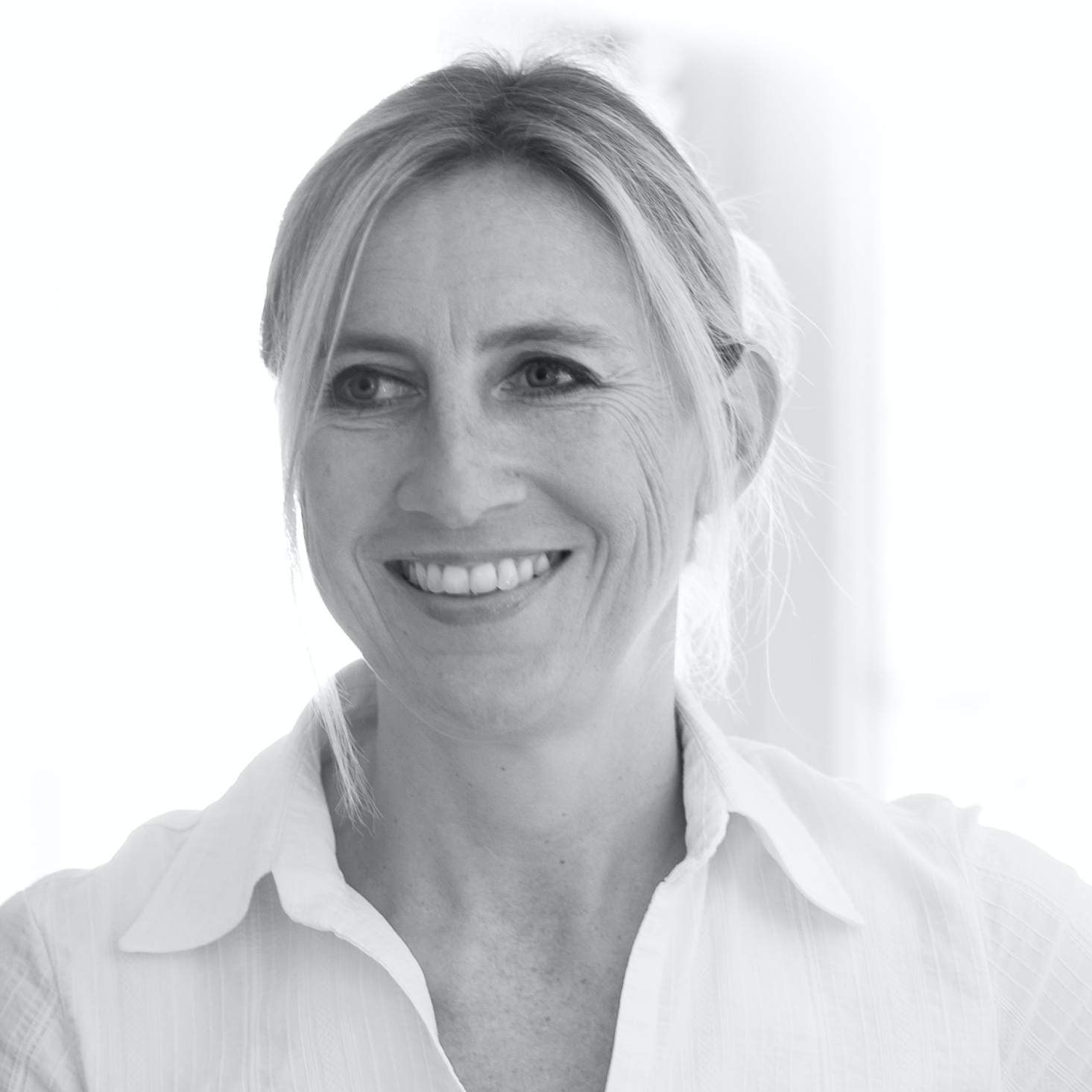 JANINE BOSSHARDT ....Chef de projets en Suisse Alémanique..Project Manager in German-speaking Switzerland.... ....Janine Bosshardt conseille et accompagne des entreprises dans la planification et exécution de leurs activités de communication et marketing, et de leurs relations de presse, en particulier dans l’hôtellerie et la restauration et dans les secteurs d’alimentation et des voyages depuis 2004. Basée à Schwerzenbach / Zurich, Janine collaborait avec PR & co depuis 2014, avant de rejoindre officiellement l’équipe en 2019. ..Janine Bosshardt advises and assists companies in the planning and execution of their communication and marketing activities, as well as their press relations, particularly in the hotel and catering industry and in the food and travel sectors since 2004. Based in Schwerzenbach / Zurich, Janine has been working with PR & co since 2014, before officially joining the team in 2019. ....