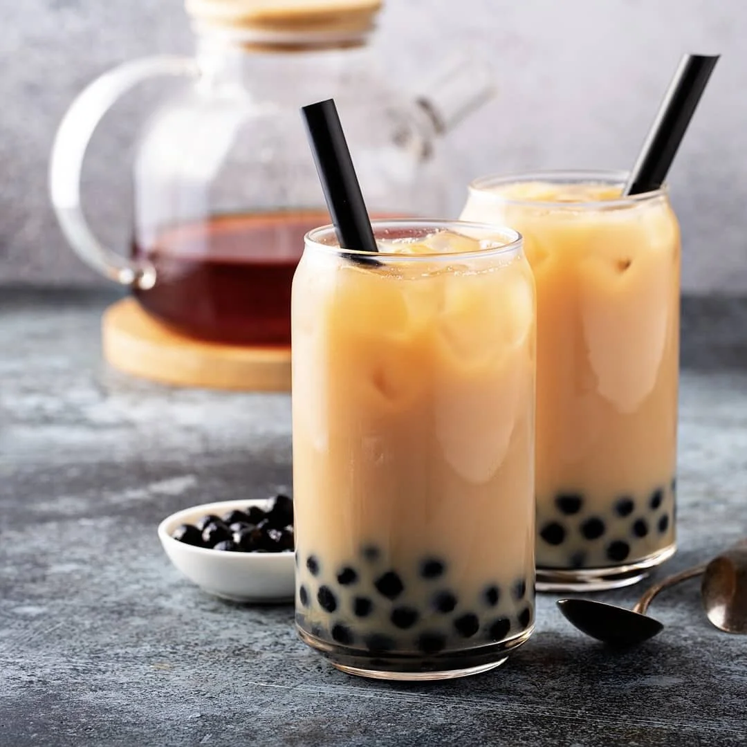 D&egrave;s le 8 juillet &agrave; Gen&egrave;ve, Fribourg et Berne, et d&egrave;s le 15 juillet &agrave; Lausanne, @tekoetea d&eacute;voile ses 3 recettes maison de Bubble Tea &agrave; siroter : le Summer Pearl, le Matcha Milk Tea et le Legend Milk Te