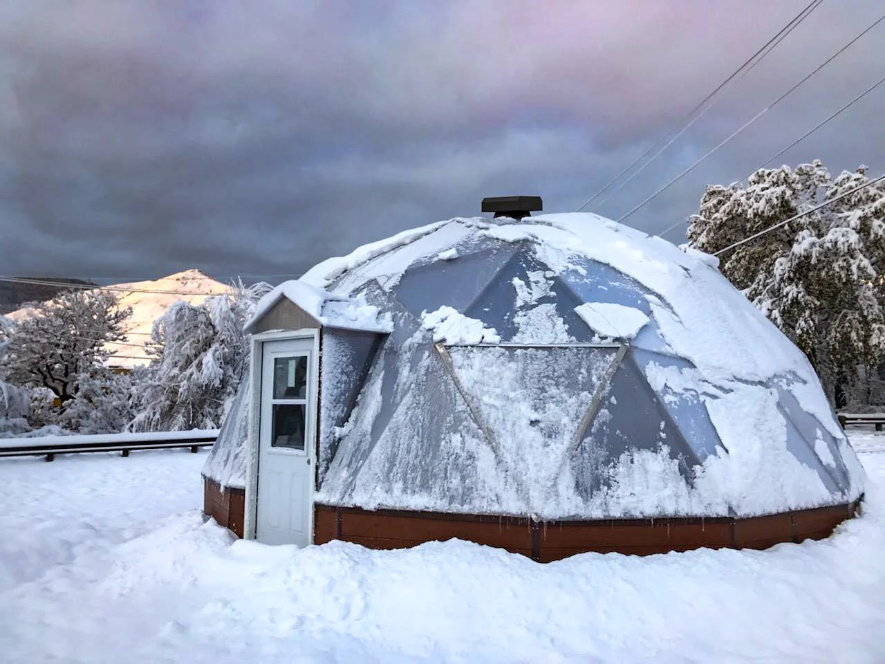 Snow_geodome_greenhouse_geodesic.jpeg