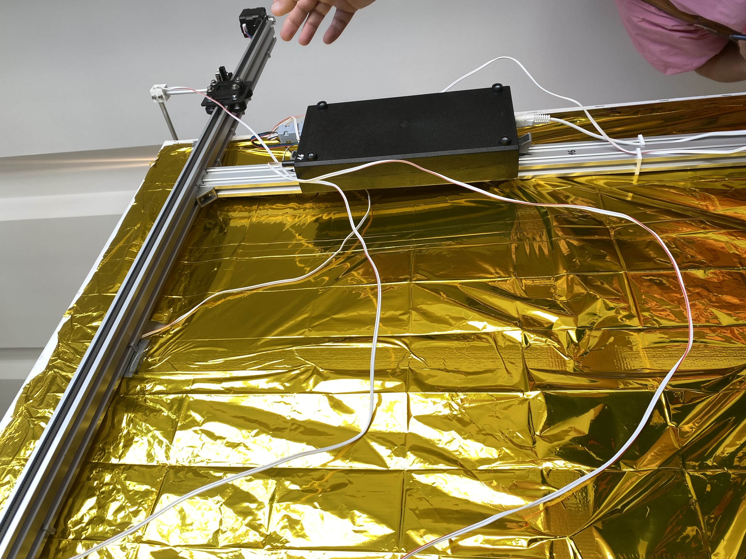 Installation at the back of the paintings painted with termochromic paint