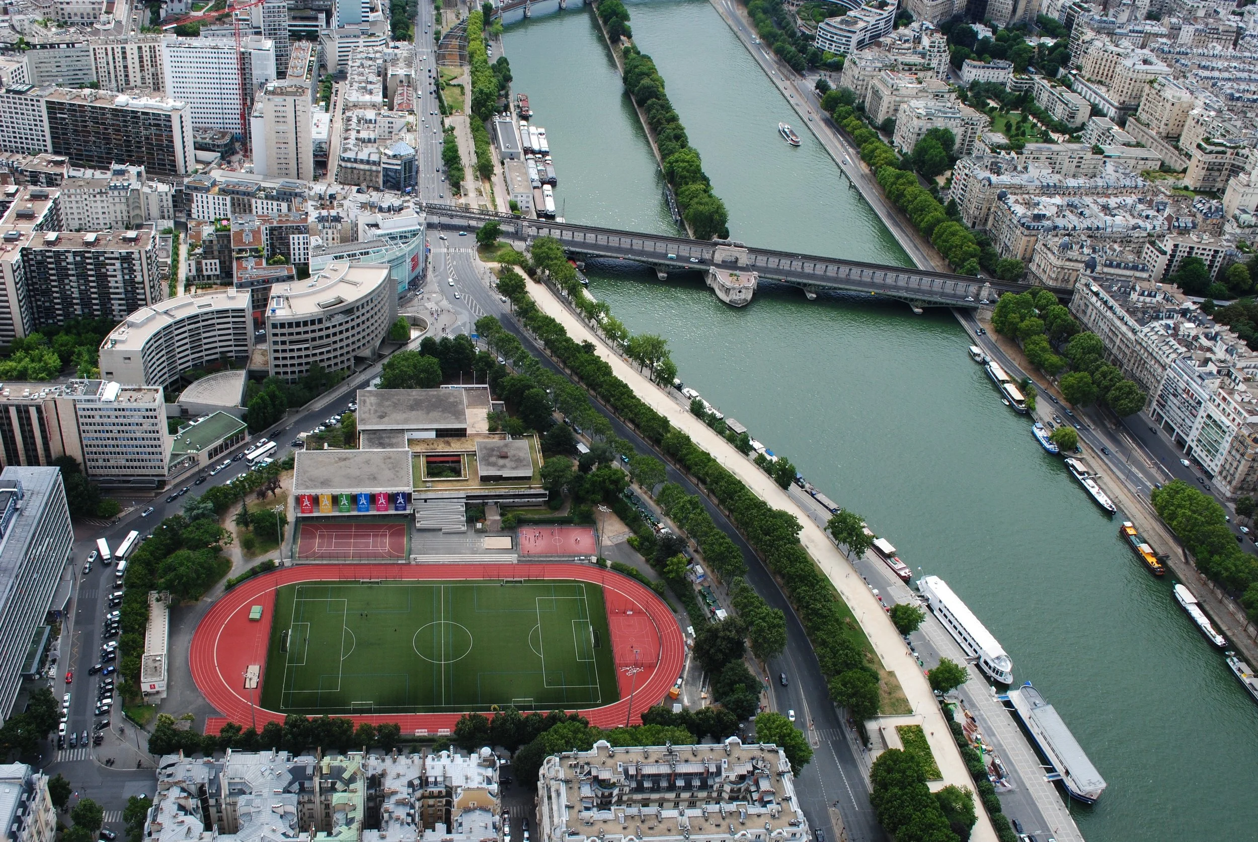 paris.