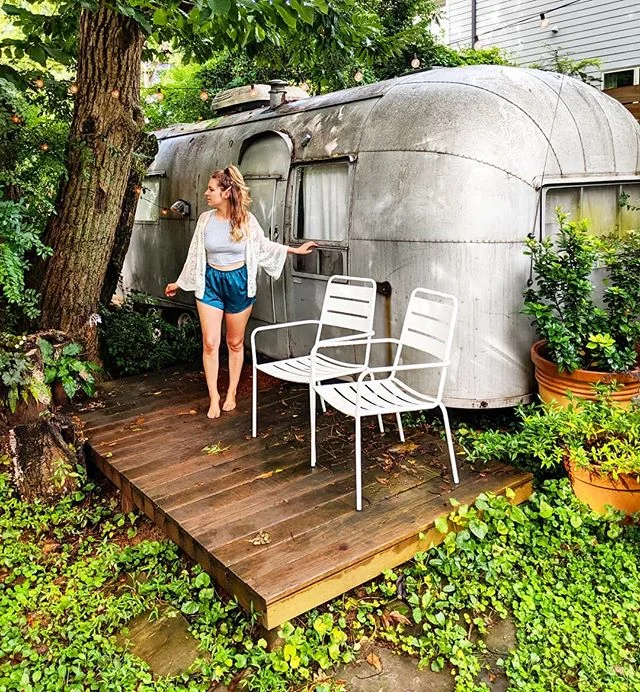This weekend we stayed in the cutest, coziest Airbnb in ATL...