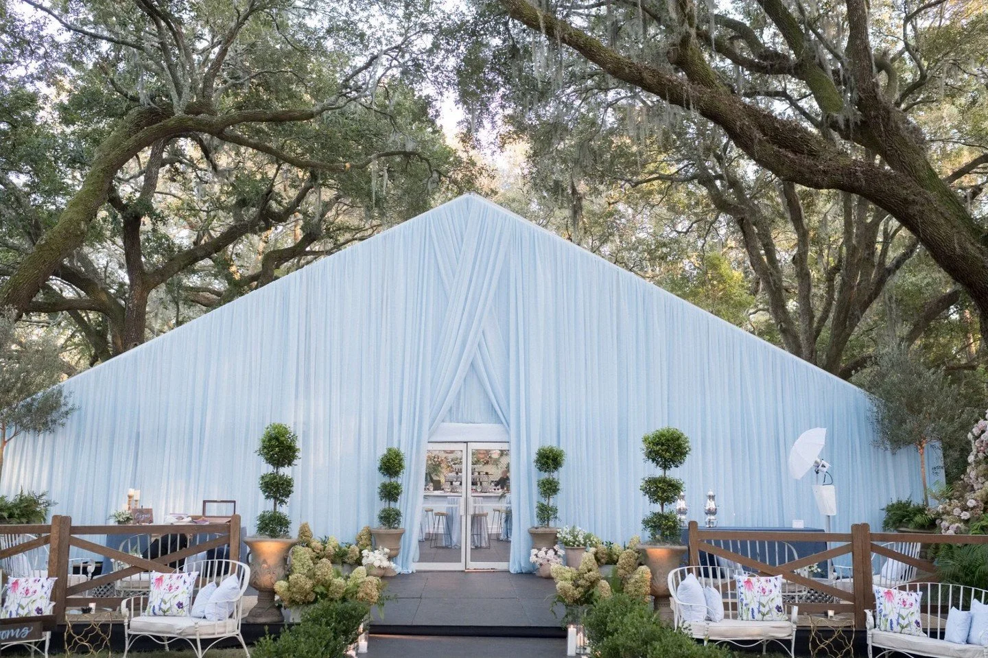 Our first exterior gable-end curtain installation started as nothing more than an idea back in 2019&hellip; and after plenty of planning, problem-solving, and rigging expertise, we figured out how to bring it to life. 🩵

Because at The Social Spool,