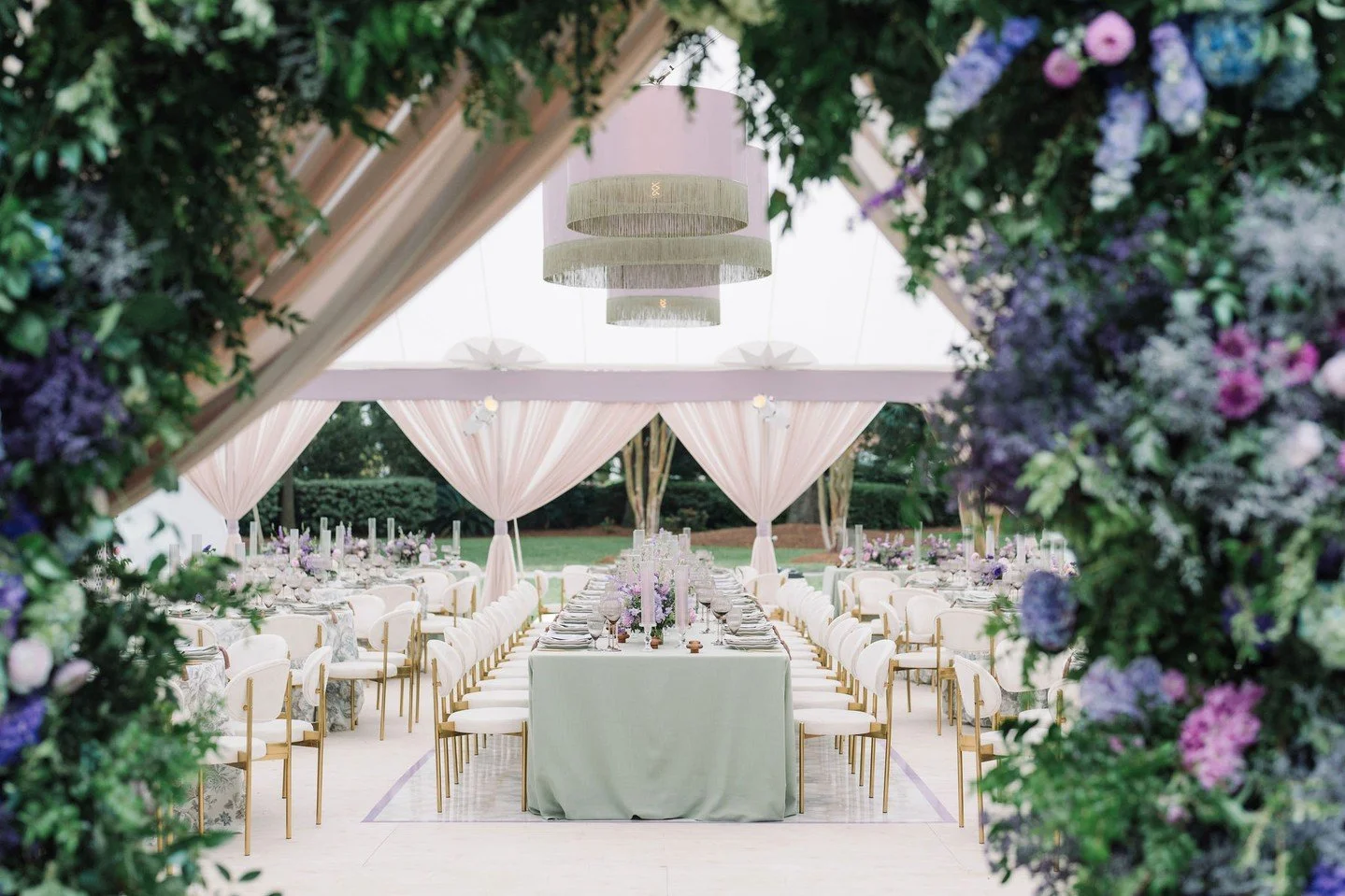 A beautiful entrance is just the beginning. Step inside and discover a fully perimeter draped sailcloth tent, thoughtfully designed to transform the experience from the moment you arrive ✨ 🤍.
.
.
.
#thesocialspool #eventdraping #tentdraping #valance