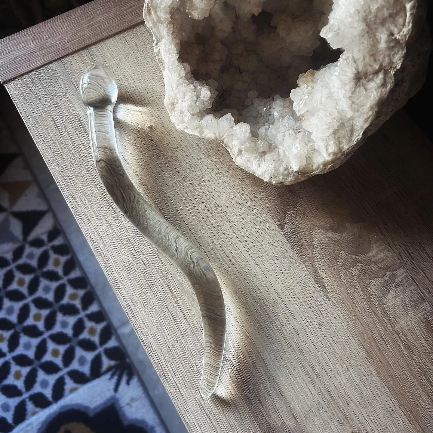 NOUVEAUT&Eacute;: LE SERPENT COSMIQUE REVISIT&Eacute; 🐍

Je suis en joie de te pr&eacute;senter cette nouvelle baguette de Yoni dispo sur ALCHIMIES INTIMES 🔥

Id&eacute;al pour le massage et l&rsquo;activation du cervix, le massage de la yoni et la